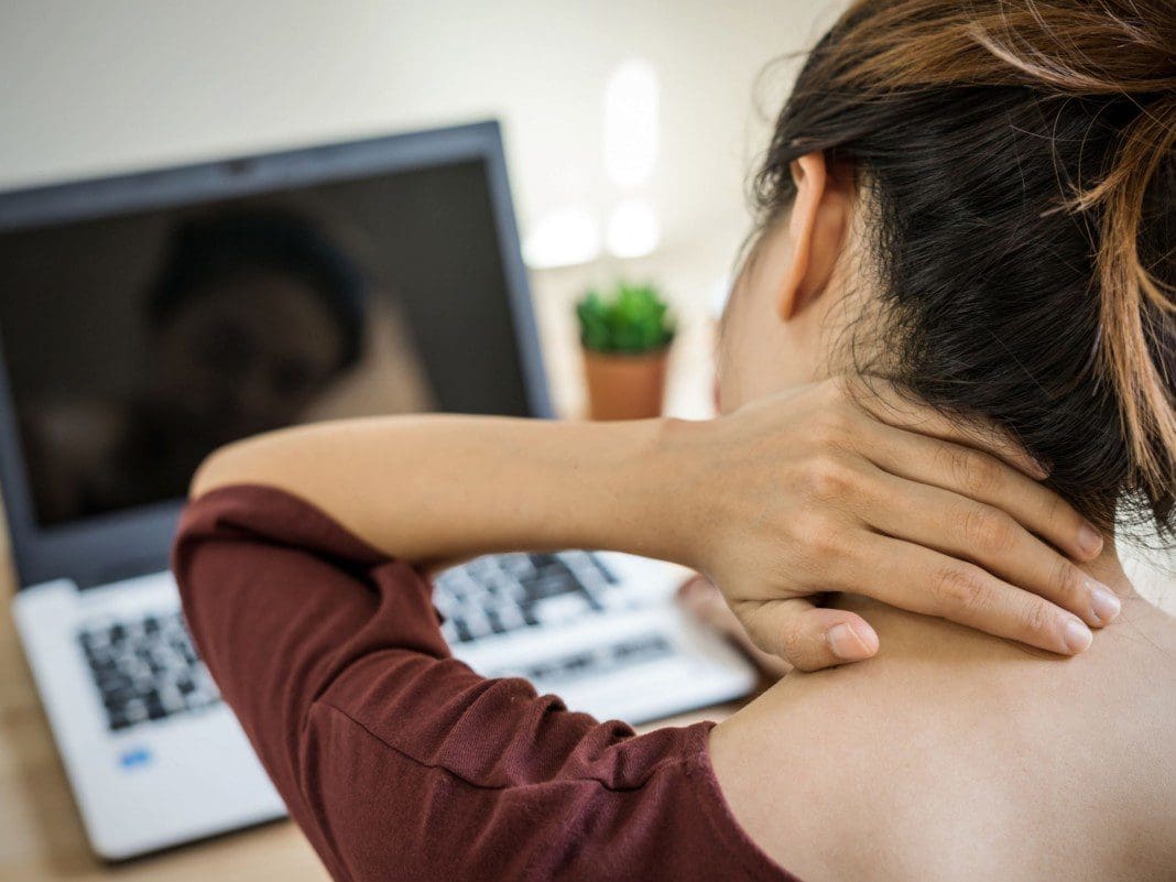 avoid-neck-pain-scaled