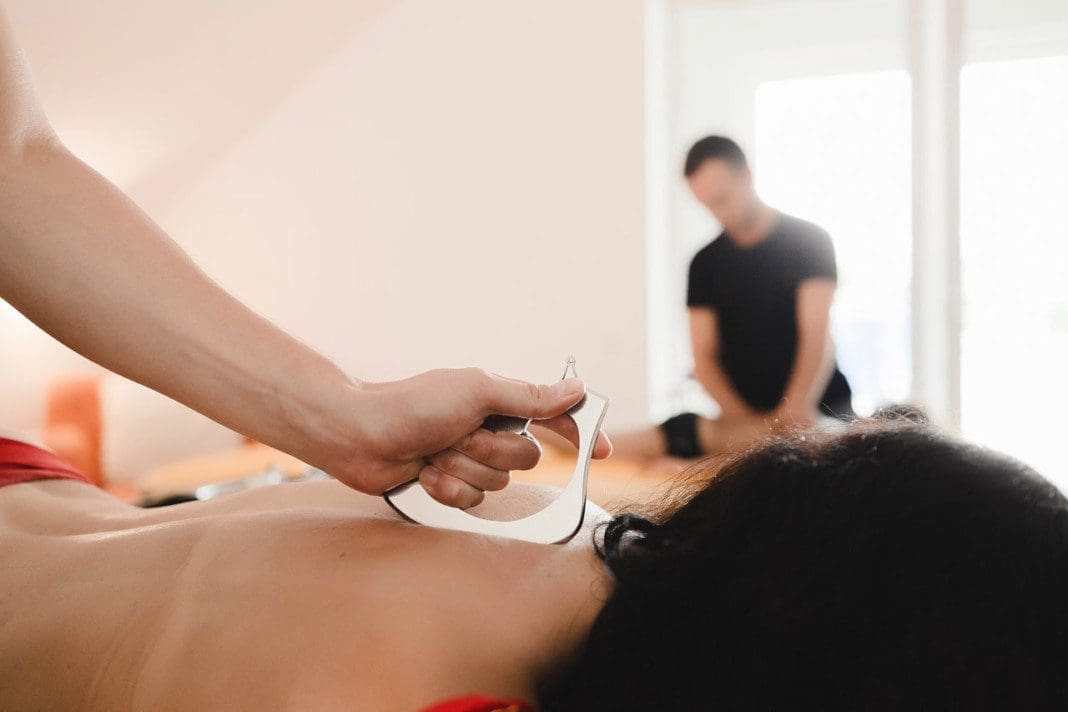 massage-with-elements-of-chiropractic-and-graston-2022-03-23-08-17-45-utc_02