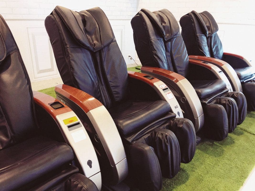 massage-chairs-2021-09-02-00-35-31-utc_02